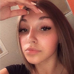 Meet your Posher, Zoé